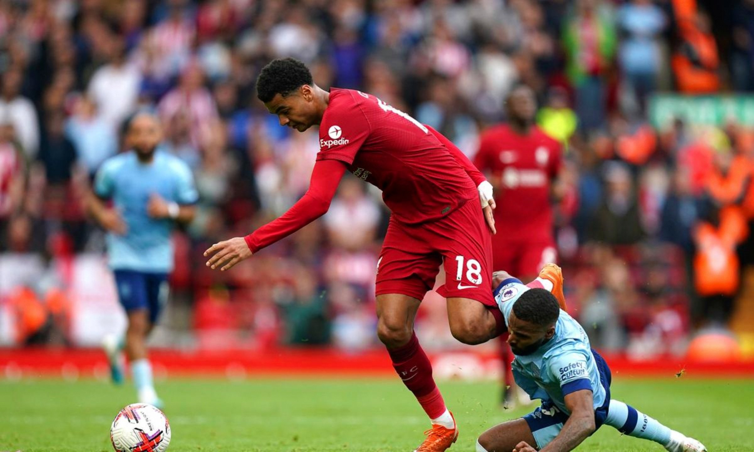 jiuyou游戏中心-切尔西围绕意甲调整名单密尔沃基雄鹿今晨豪取连胜，媒体一致点评：利物浦外线爆发备战欧联